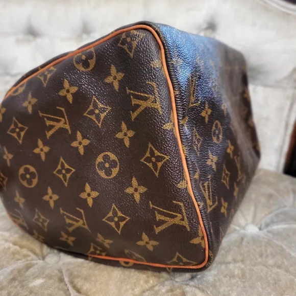 (SOLD)Authentic Louis Vuitton Monogram speedy 30 - Picture 7 of 12